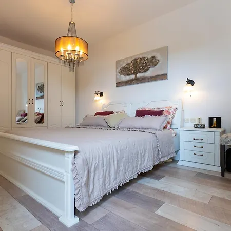 Nika Apartament *